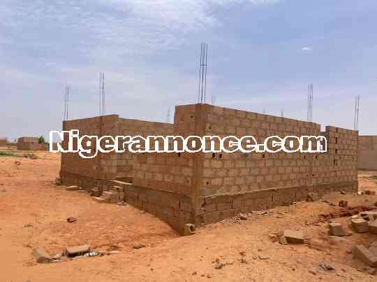 UNE MAISON INACHEVÉE À VENDRE | Niger annonce